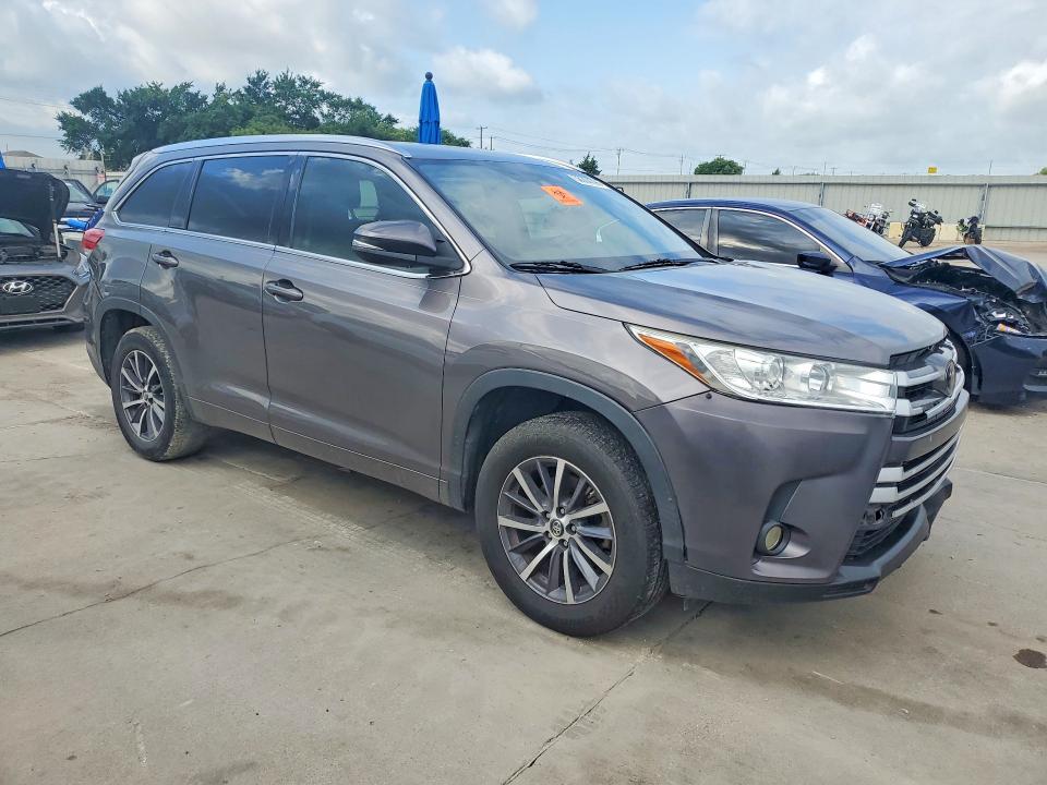 58304396 :رقم المزاد ، 5TDKZRFH3HS526048 vin ، 2017 Toyota Highlander مزاد بيع