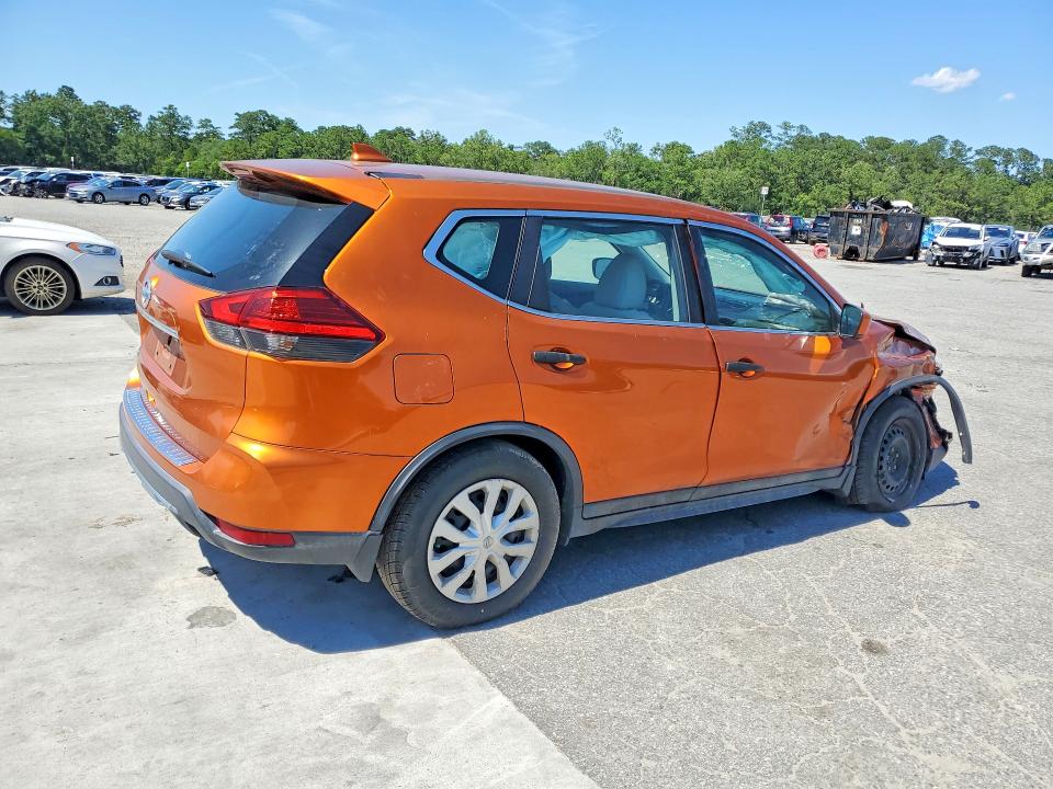 57694046 :رقم المزاد ، 5N1AT2MT0HC787095 vin ، 2017 Nissan Rogue مزاد بيع