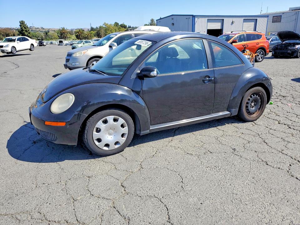 Auction sale of the 2010 Volkswagen New Beetle, vin: 3VWPG3AG2AM015912, lot number: 58957296