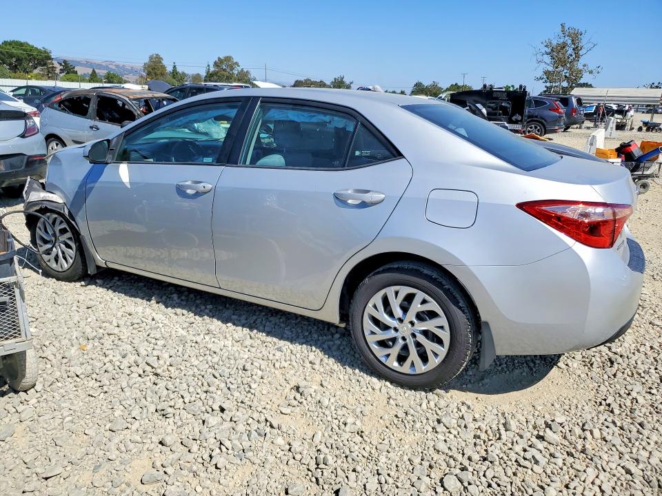 58748676 :رقم المزاد ، 2T1BURHE2JC028472 vin ، 2018 Toyota Corolla مزاد بيع