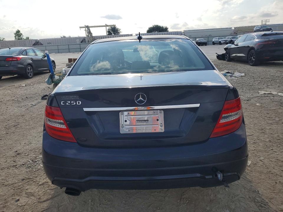 Продаж на аукціоні авто 2014 Mercedes-benz C, vin: WDDGF4HB2EA967517, номер лоту: 58812996