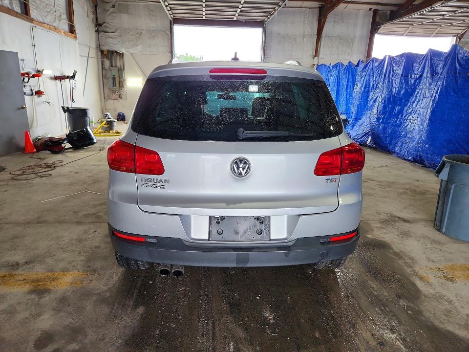 56521856 :رقم المزاد ، WVGRV7AX8HW508024 vin ، 2017 Volkswagen Tiguan مزاد بيع
