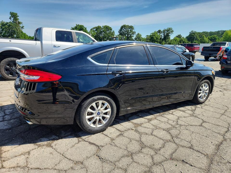 55915336 :رقم المزاد ، 3FA6P0G75HR214685 vin ، 2017 Ford Fusion مزاد بيع