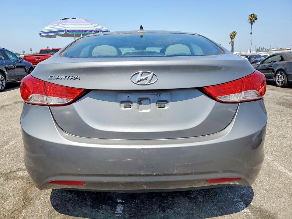 2013 Hyundai Elantra მანქანა იყიდება აუქციონზე, vin: 5NPDH4AE5DH364841, აუქციონის ნომერი: 56469736