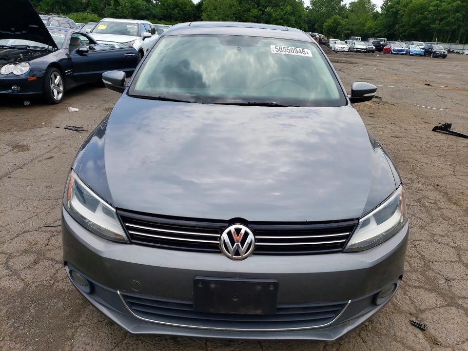 2011 Volkswagen Jetta მანქანა იყიდება აუქციონზე, vin: 3VWLZ7AJ4BM371226, აუქციონის ნომერი: 58550946