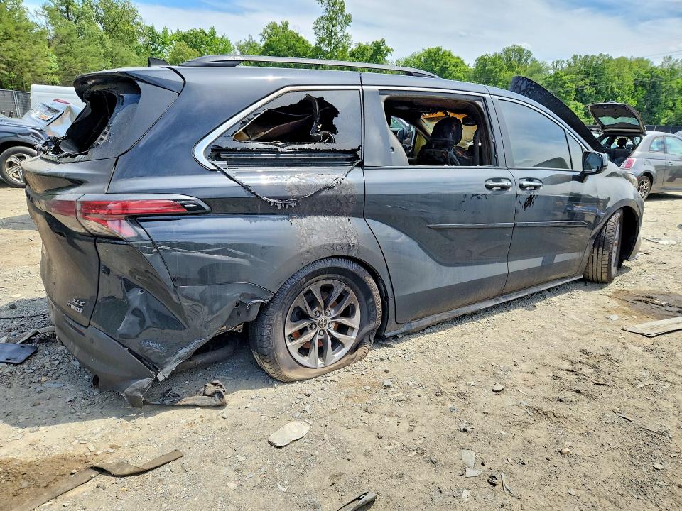 Продаж на аукціоні авто 2022 Toyota Sienna, vin: 5TDJRKEC7NS116633, номер лоту: 55628746