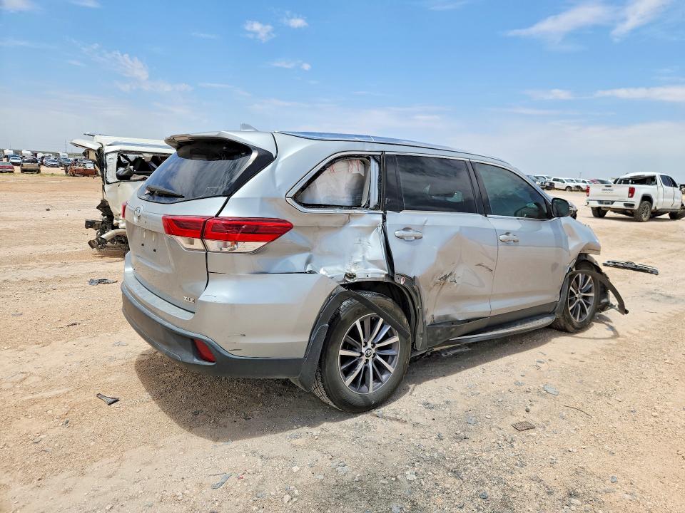59141116 :رقم المزاد ، 5TDKZRFH7KS321999 vin ، 2019 Toyota Highlander مزاد بيع