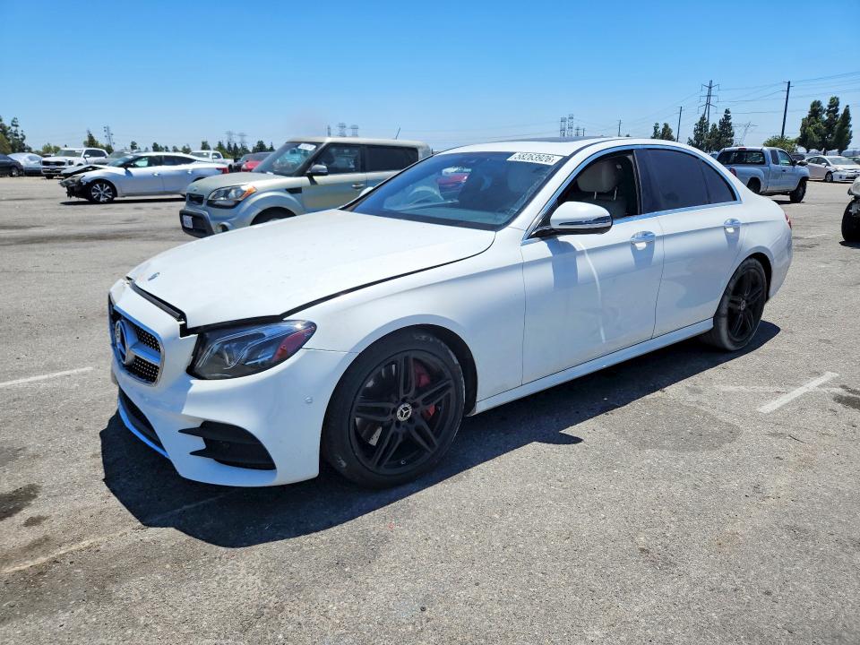 58263926 :رقم المزاد ، WDDZF4JB6JA347136 vin ، 2018 Mercedes-benz E مزاد بيع