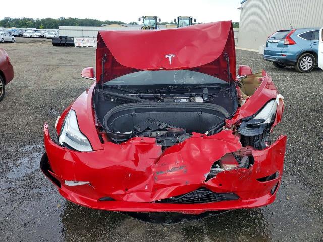 58444406 :رقم المزاد ، 5YJ3E1EB2JF135224 vin ، 2018 Tesla Model 3 مزاد بيع