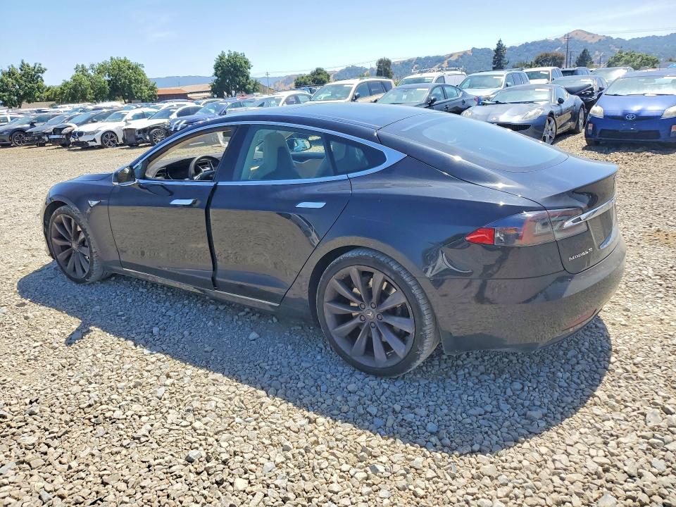 56030986 :رقم المزاد ، 5YJSA1E24GF143194 vin ، 2016 Tesla Model S مزاد بيع