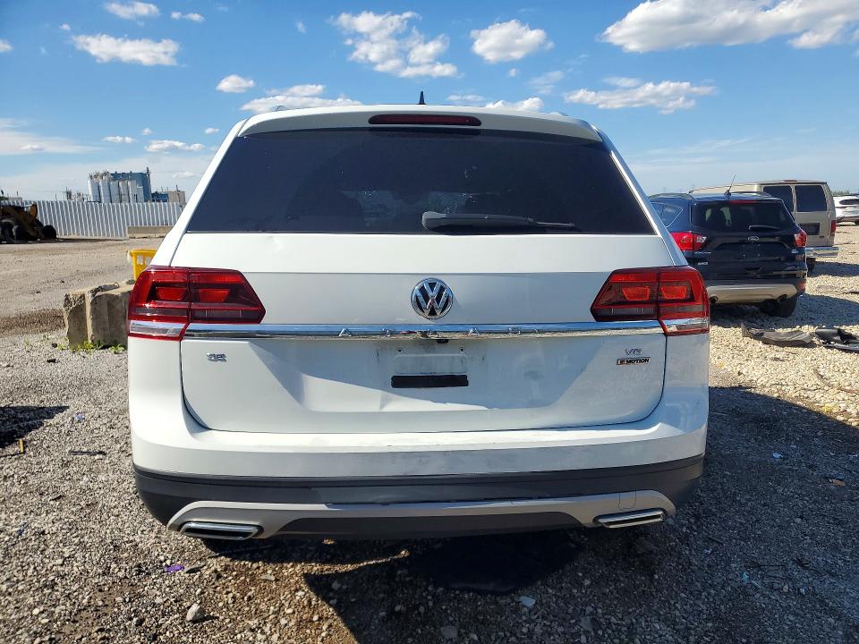 58057986 :رقم المزاد ، 1V2LR2CA7JC586651 vin ، 2018 Volkswagen Atlas مزاد بيع
