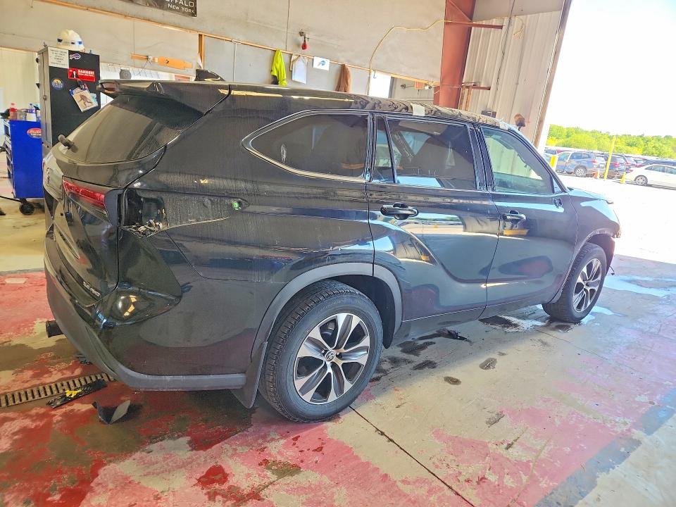 Aukcja sprzedaży 2022 Toyota Highlander, vin: 5TDGZRBH2NS573935, numer aukcji: 55896006