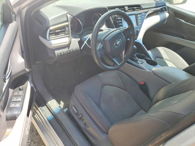 55538036 :رقم المزاد ، 4T1B11HK8JU008970 vin ، 2018 Toyota Camry مزاد بيع