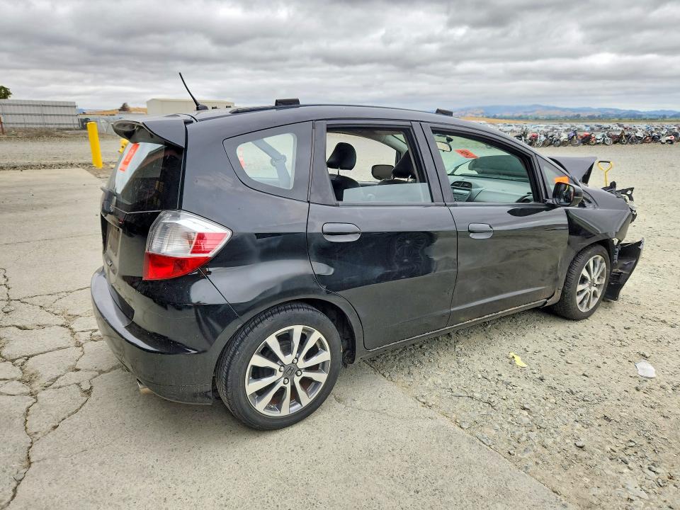 57968876 :رقم المزاد ، JHMGE8H59DC007353 vin ، 2013 Honda Fit مزاد بيع