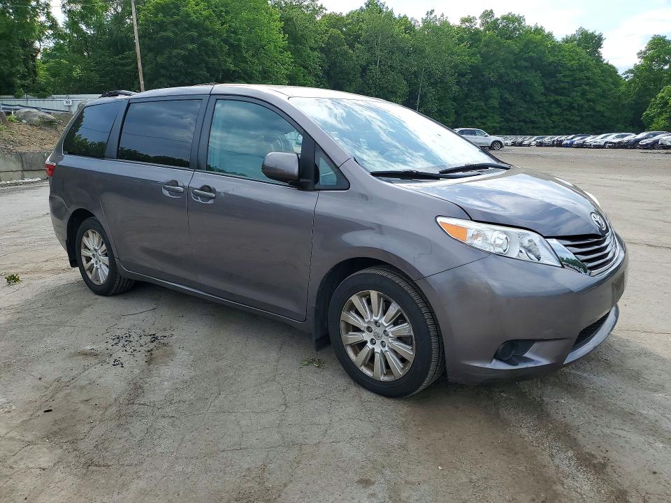 57293596 :رقم المزاد ، 5TDJK3DCXFS127171 vin ، 2015 Toyota Sienna مزاد بيع