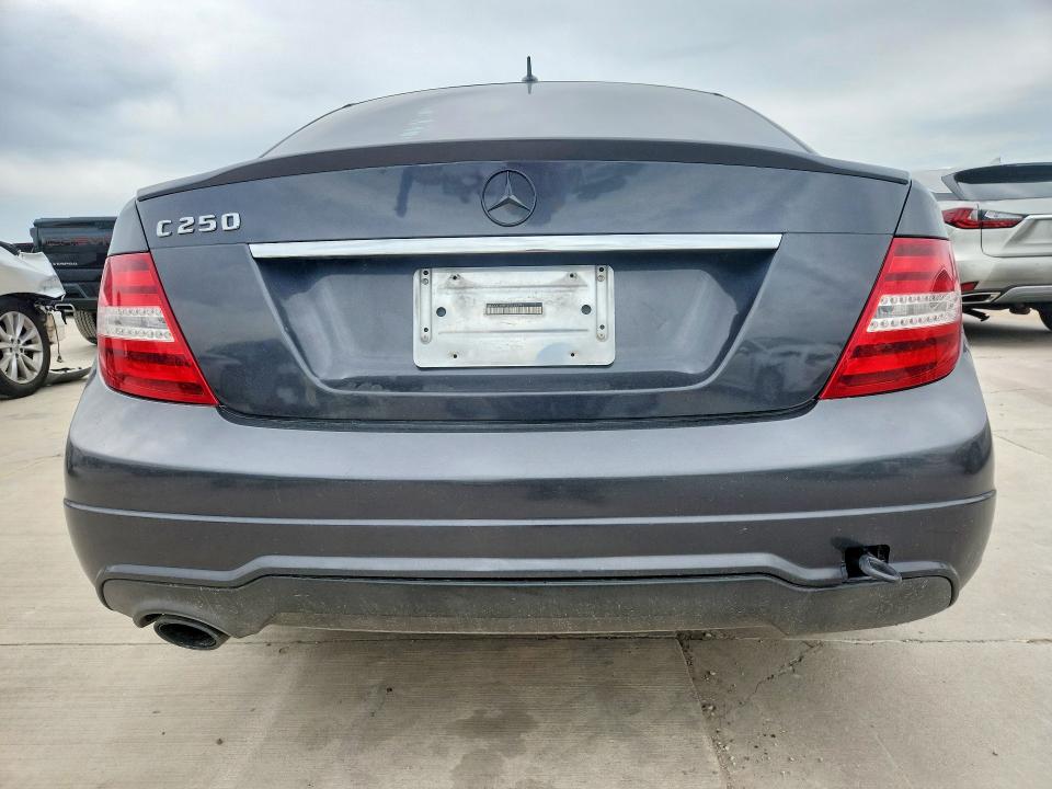 Продажа на аукционе авто 2013 Mercedes-benz C, vin: WDDGF4HB9DR264996, номер лота: 58379976