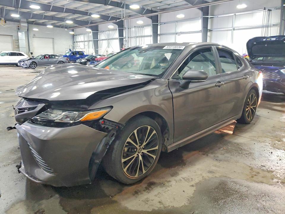 2020 Toyota Camry მანქანა იყიდება აუქციონზე, vin: 4T1G11BK9LU015847, აუქციონის ნომერი: 55918036