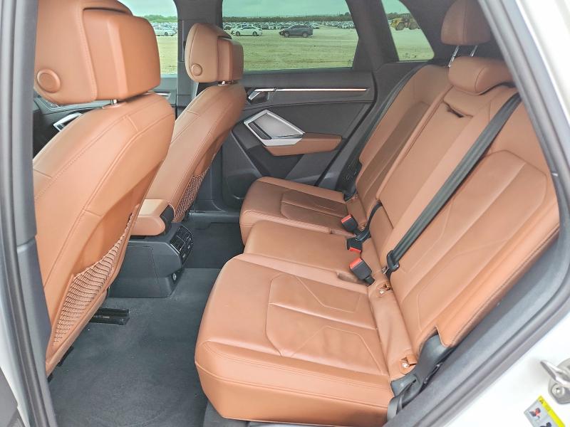 54459956 :رقم المزاد ، WA1AUCF31M1060665 vin ، 2021 Audi Q3 مزاد بيع