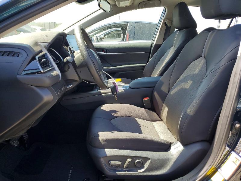 56447846 :رقم المزاد ، 4T1C11AKXMU576141 vin ، 2021 Toyota Camry مزاد بيع