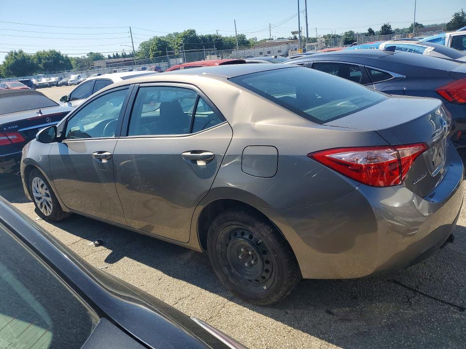 55486906 :رقم المزاد ، 2T1BURHE0JC007071 vin ، 2018 Toyota Corolla مزاد بيع