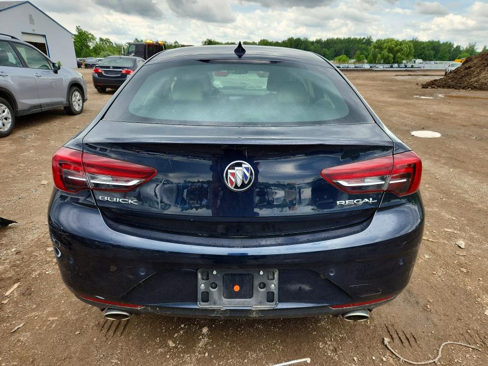 57847976 :رقم المزاد ، W04GM6SX1J1097280 vin ، 2018 Buick Regal مزاد بيع