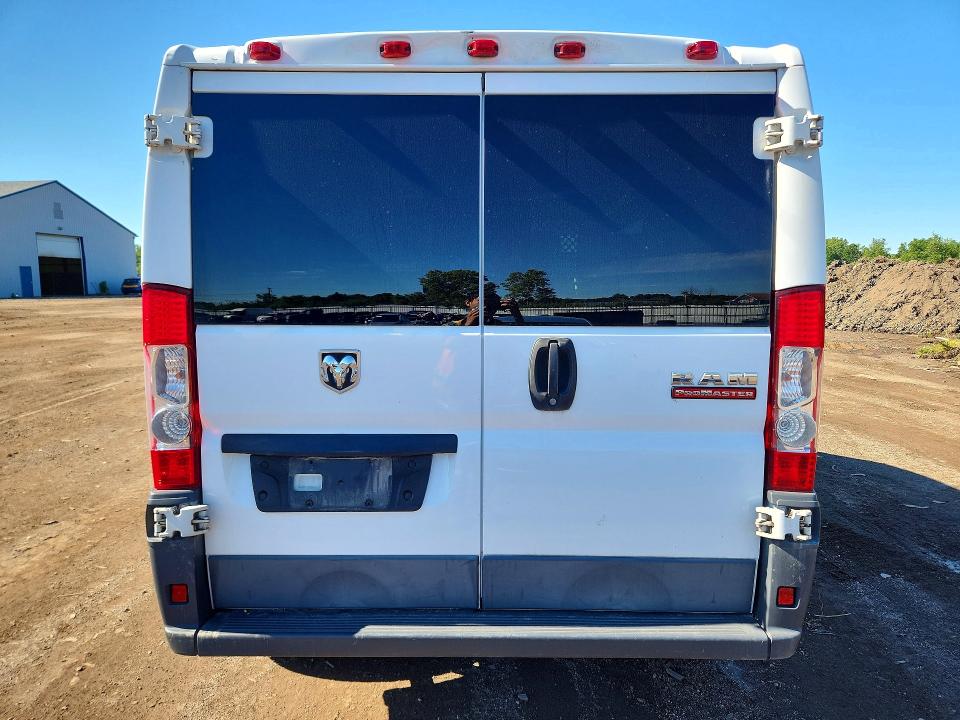 58189366 :رقم المزاد ، 3C6TRVAG5HE534214 vin ، 2017 Ram Promaster 1500 مزاد بيع