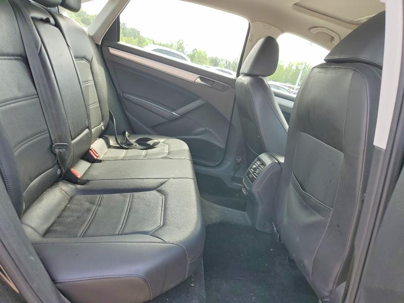 59087586 :رقم المزاد ، 1VWLA7A38KC009085 vin ، 2019 Volkswagen Passat مزاد بيع