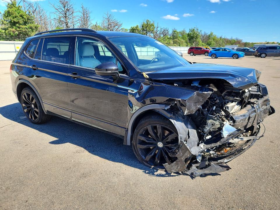 56989596 :رقم المزاد ، 3VV2B7AX1MM114407 vin ، 2021 Volkswagen Tiguan مزاد بيع