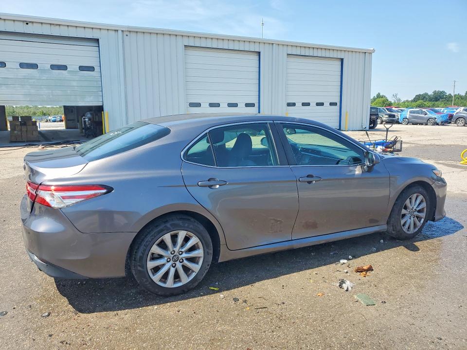 Aukcja sprzedaży 2018 Toyota Camry, vin: 4T1B11HK3JU655115, numer aukcji: 56861376
