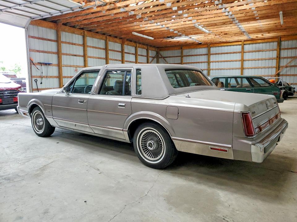 1989 Lincoln Town Car მანქანა იყიდება აუქციონზე, vin: 1LNBM83F7KY627418, აუქციონის ნომერი: 58334436