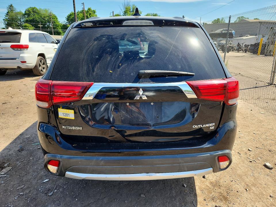 55771236 :رقم المزاد ، JA4AD3A30HZ031835 vin ، 2017 Mitsubishi Outlander مزاد بيع