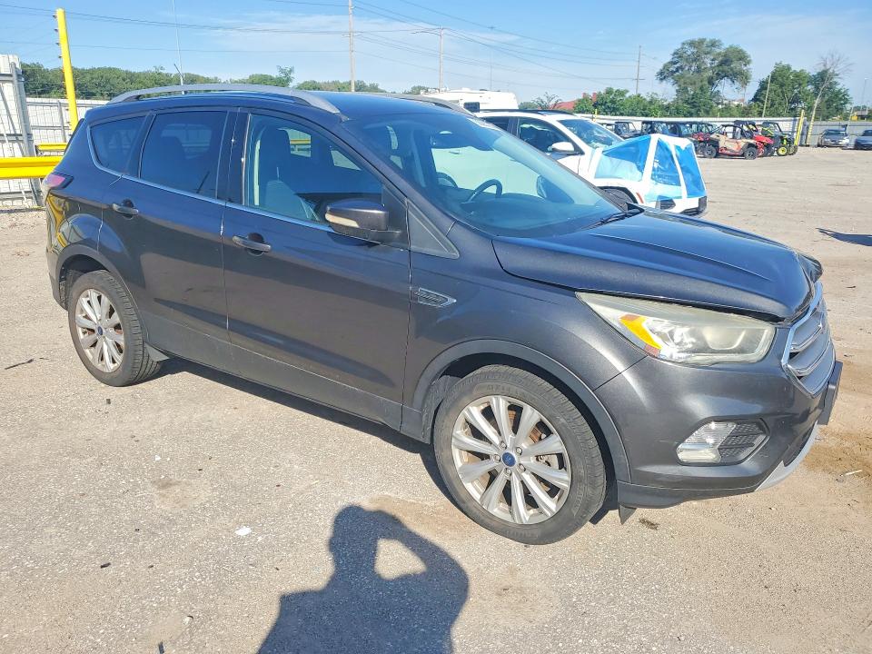 58283226 :رقم المزاد ، 1FMCU0J99HUD87050 vin ، 2017 Ford Escape مزاد بيع