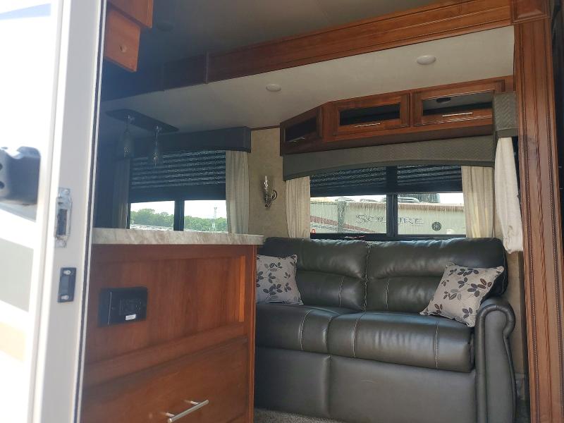 57115776 :رقم المزاد ، 1UJCJ0BPXJ1P20213 vin ، 2018 Jay Recreational Vehicle (rv) مزاد بيع