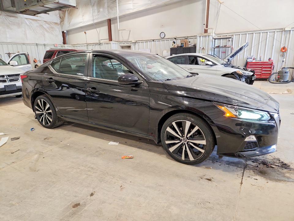 55646366 :رقم المزاد ، 1N4BL4CW1MN376972 vin ، 2021 Nissan Altima مزاد بيع