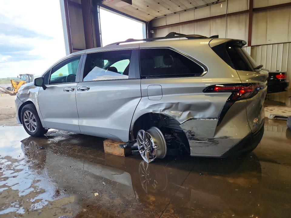 55012176 :رقم المزاد ، 5TDBSKFC1SS206170 vin ، 2025 Toyota Sienna مزاد بيع