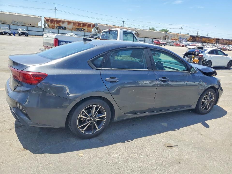 2022 Kia Forte მანქანა იყიდება აუქციონზე, vin: 3KPF24ADXNE471911, აუქციონის ნომერი: 57083306