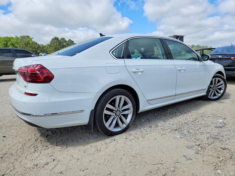 55966236 :رقم المزاد ، 1VWGT7A38HC036811 vin ، 2017 Volkswagen Passat مزاد بيع