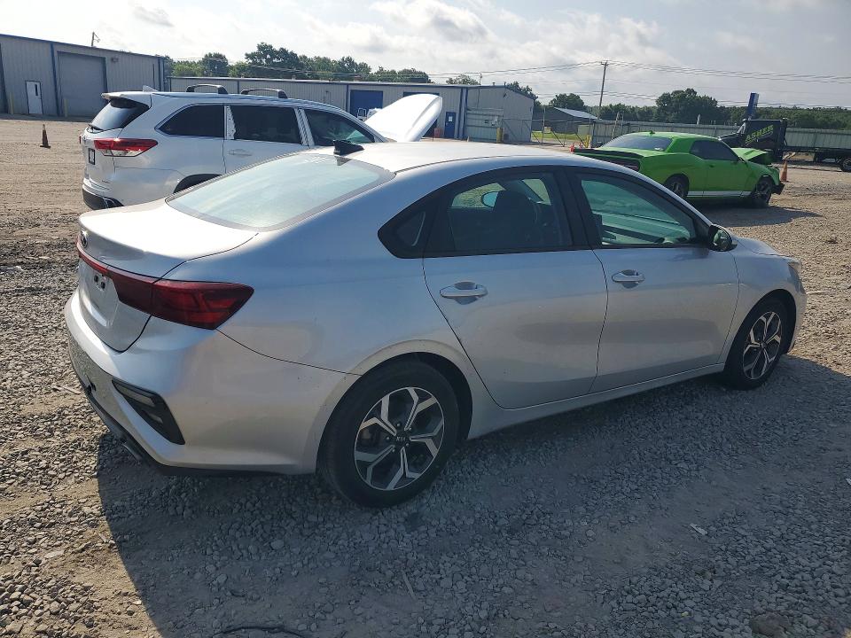 58763906 :رقم المزاد ، 3KPF24AD7ME339414 vin ، 2021 Kia Forte مزاد بيع