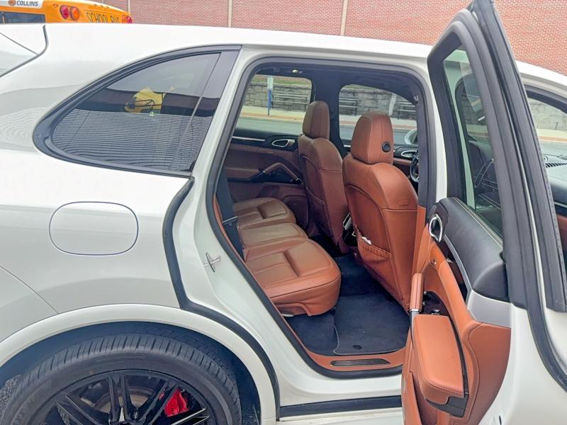 2016 Porsche Cayenne მანქანა იყიდება აუქციონზე, vin: WP1AD2A21GLA79142, აუქციონის ნომერი: 85451615