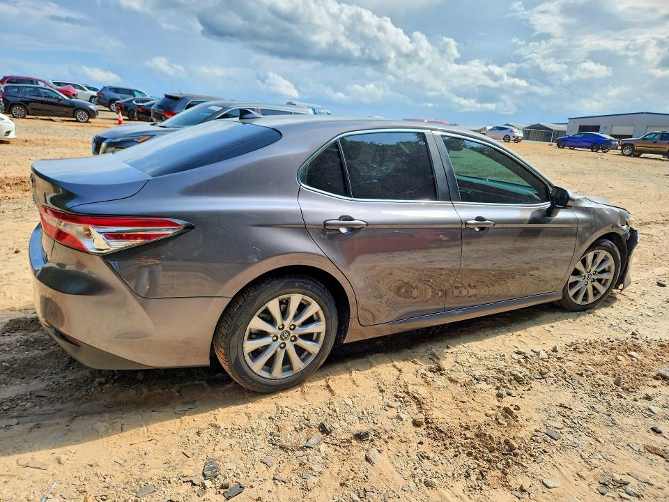 58204516 :رقم المزاد ، 4T1B11HK0KU753939 vin ، 2019 Toyota Camry مزاد بيع