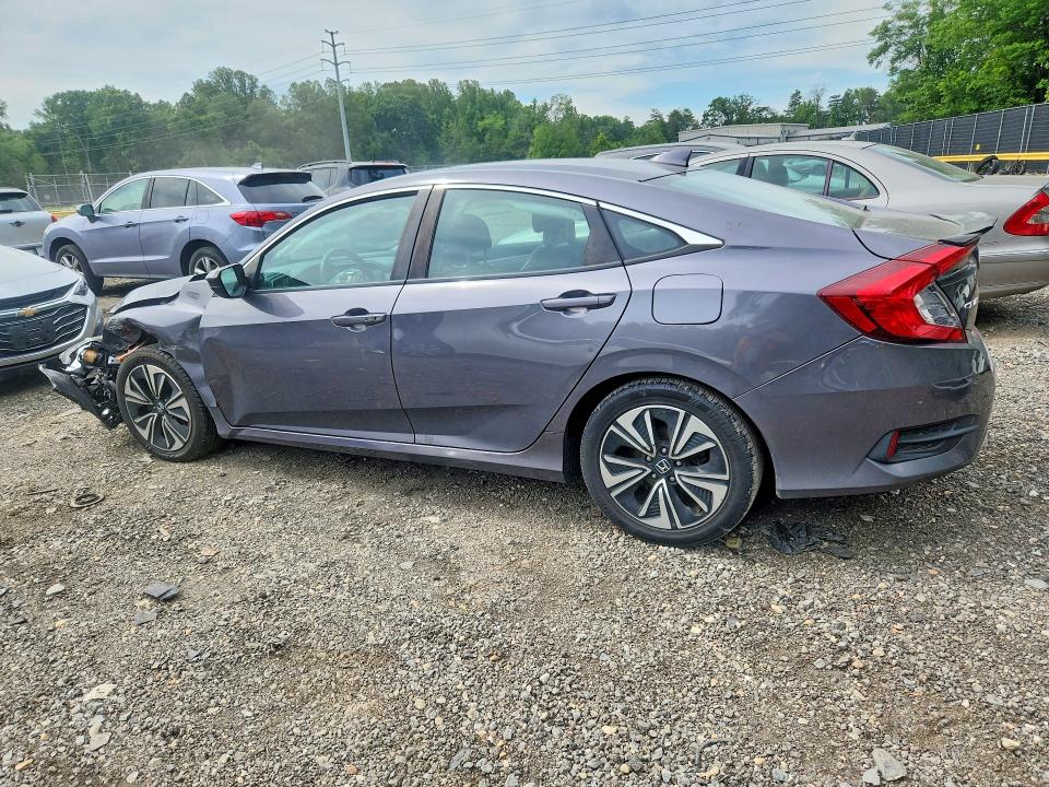 Продажа на аукционе авто 2017 Honda Civic, vin: 2HGFC1F70HH658695, номер лота: 57882326