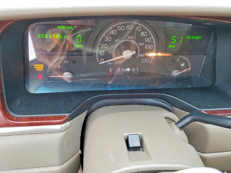 2003 Lincoln Town Car მანქანა იყიდება აუქციონზე, vin: 1LNHM81W73Y613596, აუქციონის ნომერი: 57910686