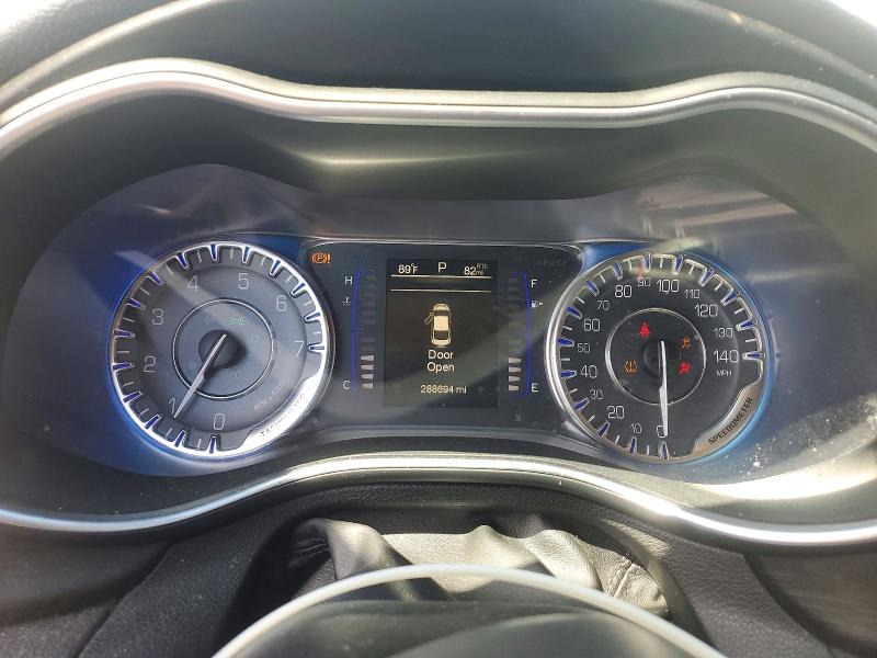 56436946 :رقم المزاد ، 1C3CCCAB0FN677569 vin ، 2015 Chrysler 200 مزاد بيع