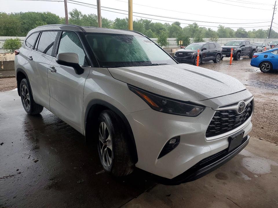 Продаж на аукціоні авто 2026 Toyota Highlander, vin: 5TDKDRBH0TS608493, номер лоту: 57374706