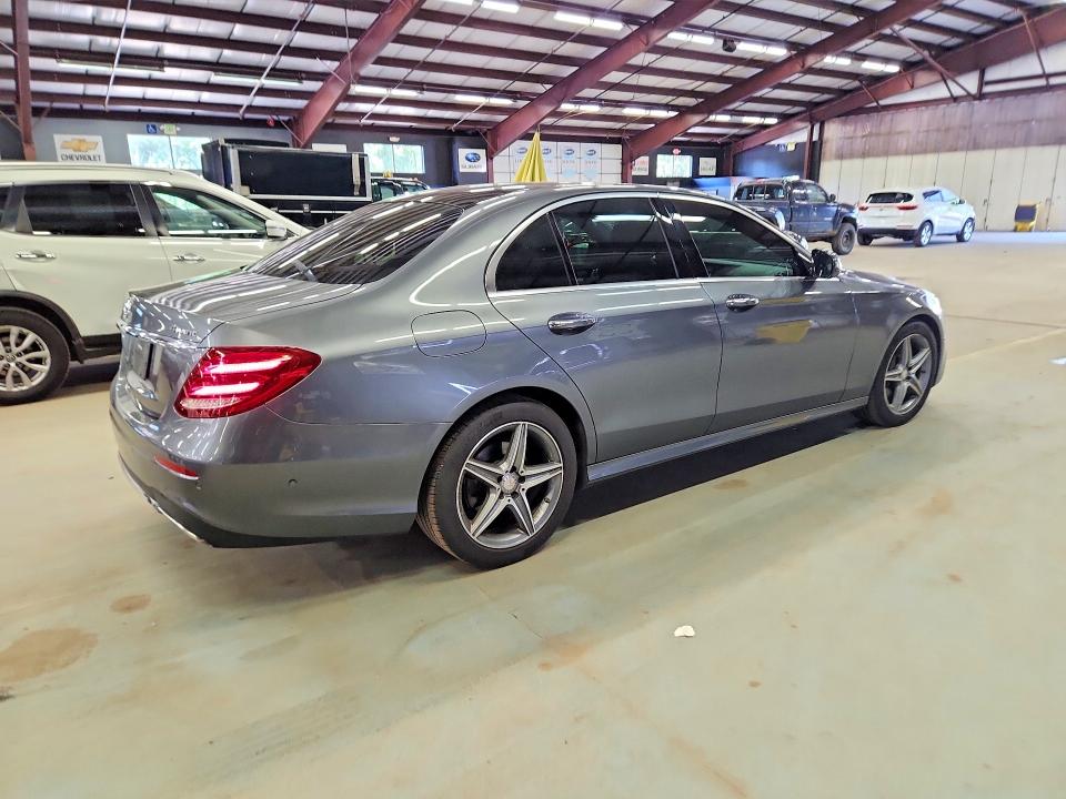 56952696 :رقم المزاد ، WDDZF4KB9HA030976 vin ، 2017 Mercedes-benz E مزاد بيع