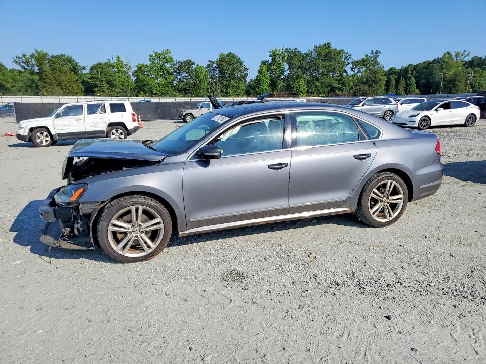 2015 Volkswagen Passat მანქანა იყიდება აუქციონზე, vin: 1VWBT7A33FC048355, აუქციონის ნომერი: 57156166