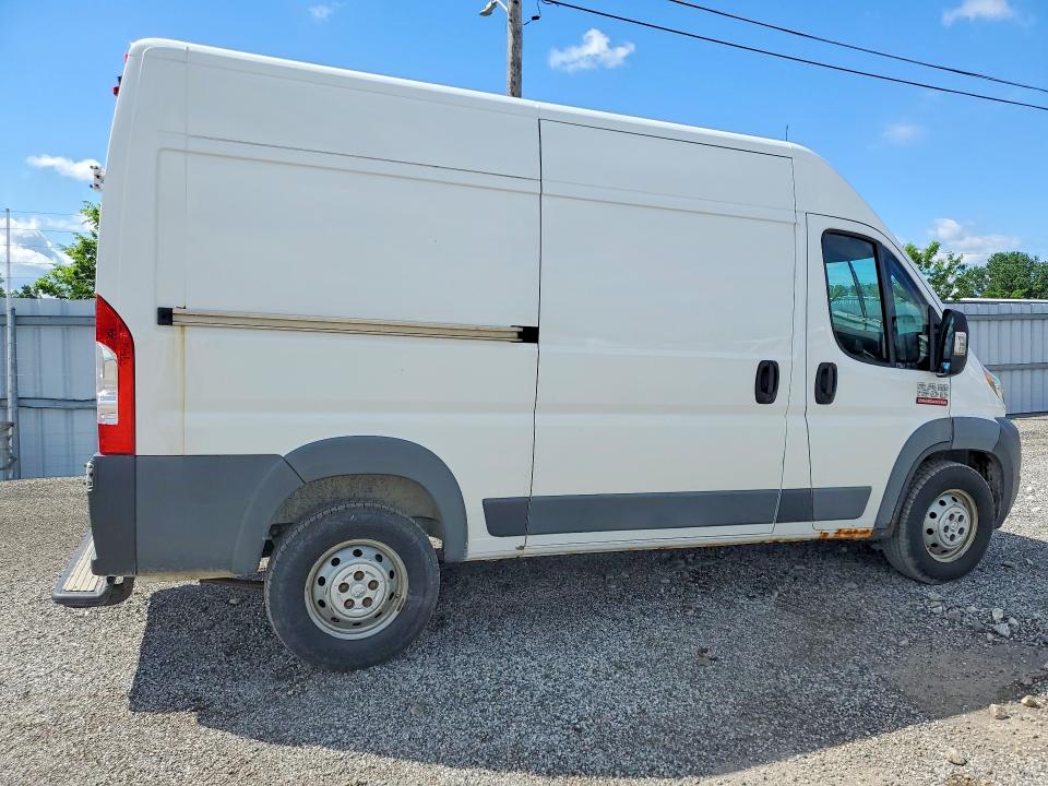 Продажа на аукционе авто 2018 Ram Promaster 1500, vin: 3C6TRVBG3JE115072, номер лота: 57266596