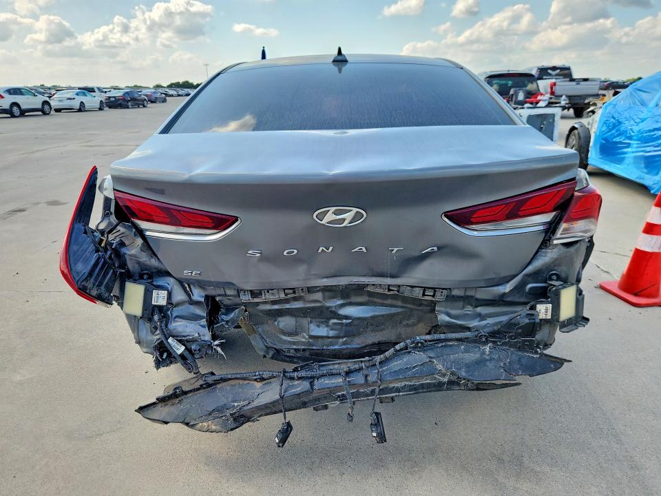 57926696 :رقم المزاد ، 5NPE24AF5JH696241 vin ، 2018 Hyundai Sonata مزاد بيع