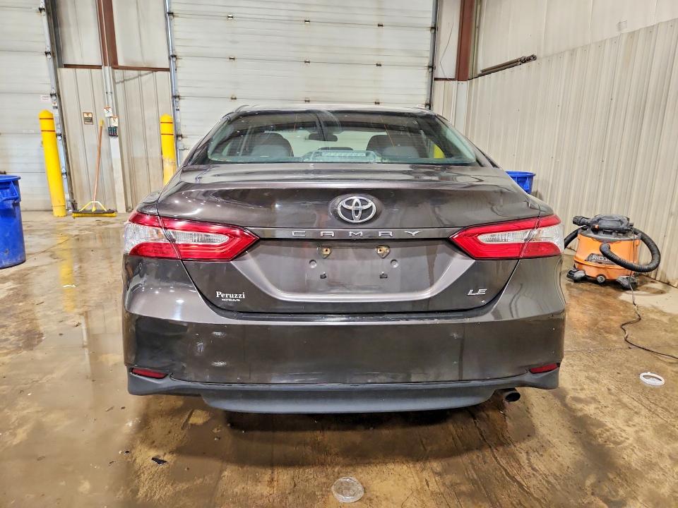 Продаж на аукціоні авто 2018 Toyota Camry, vin: 4T1B11HK3JU008276, номер лоту: 56700606