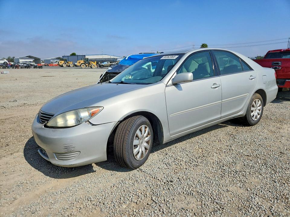 55362066 :رقم المزاد ، 4T1BE32K65U028357 vin ، 2005 Toyota Camry مزاد بيع